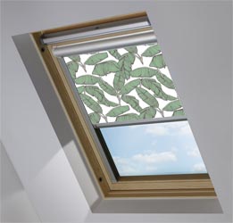 Solar Skylight in Jungle Leaf White Blackout